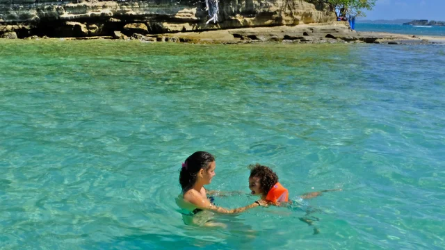 Fond blancs Baignade François Martinique