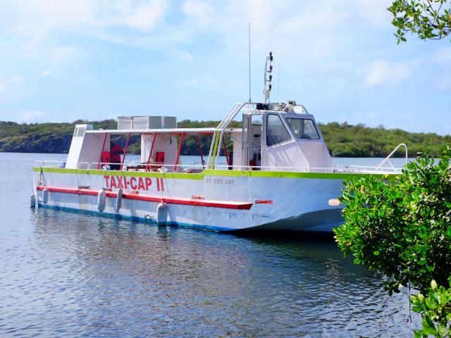 Boat Taxi cap Sainte-Anne Martinique