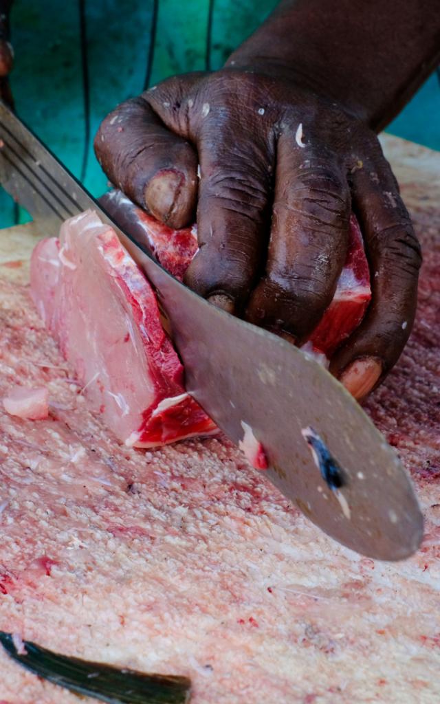 Fish cutting Fisherman Bellefontaine Martinique