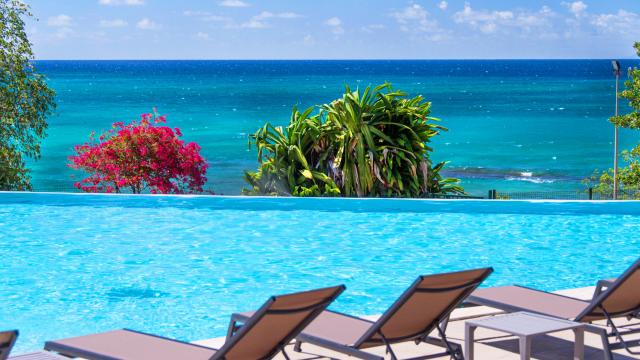 pool-hotel-karibea-sainteluce-martinique