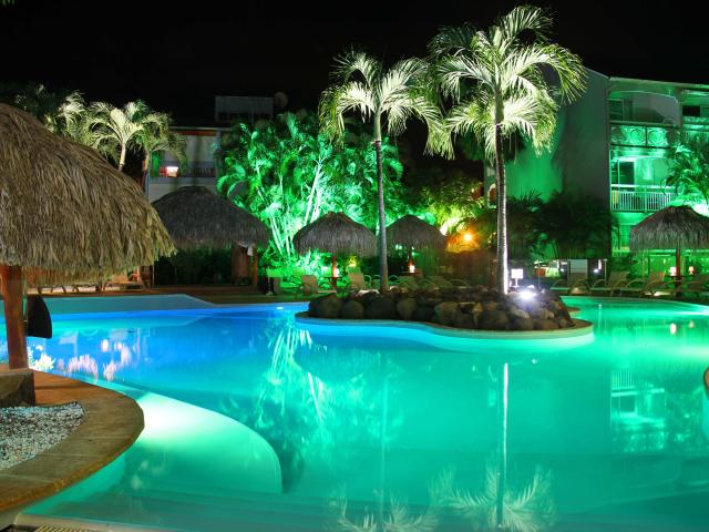 swimming-pool-hotel-pagery-threeilets-martinique