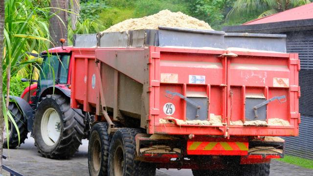 tractor-rhum-distillery-JM-macouba-martinique