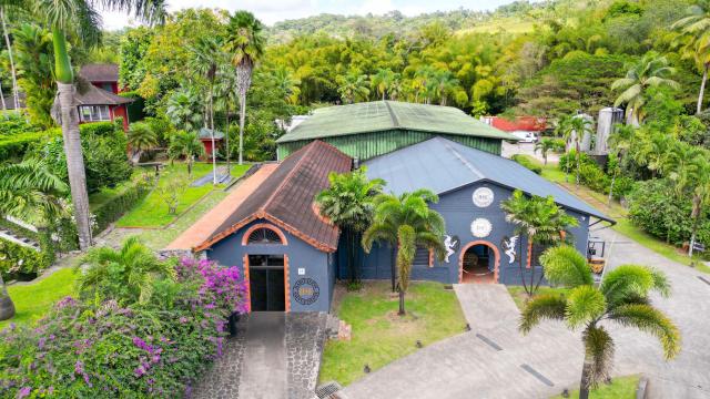 Rum store-HSE-Habitation-Saint-Etienne-grosmorne-martinique