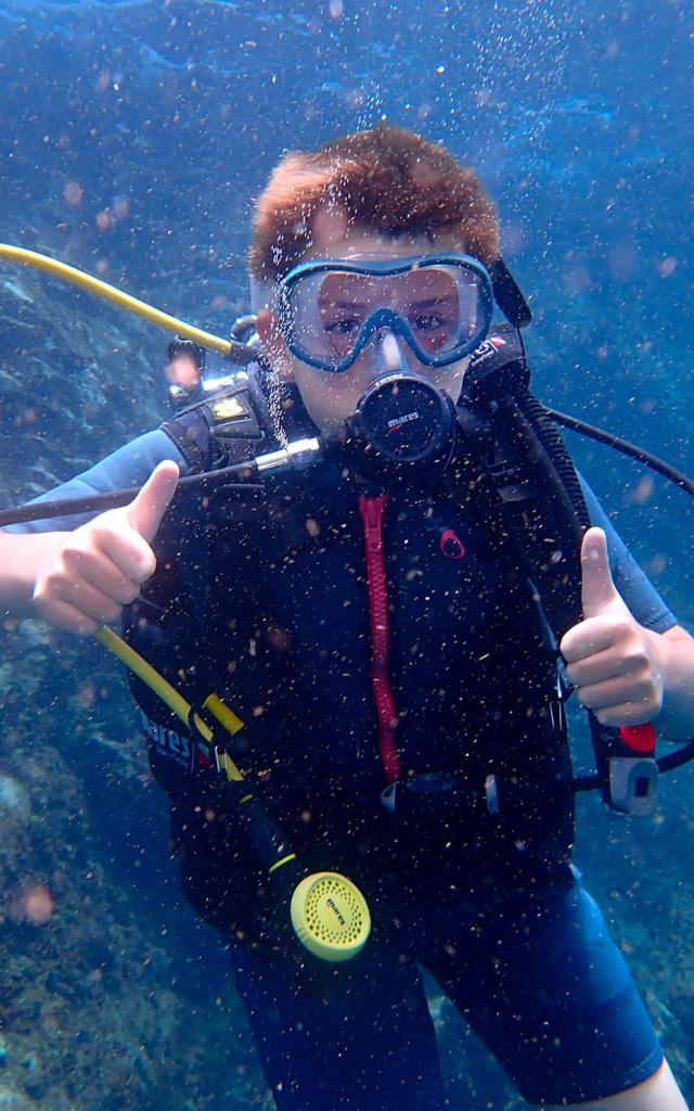 diving-underwater-catamaran-aliotis-lesanses-d'arlet-martinique