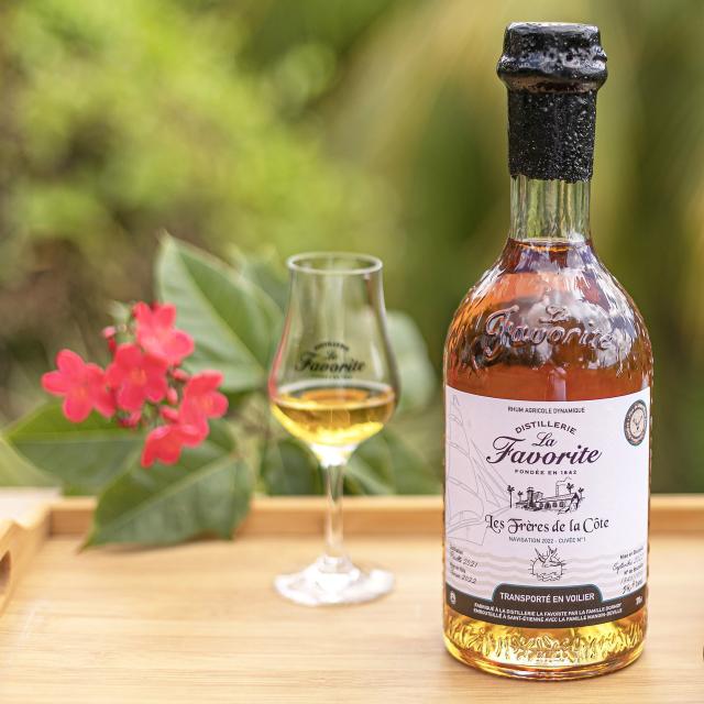 Les Frères de la côte Distillerie La Favorite Lamentin Martinique