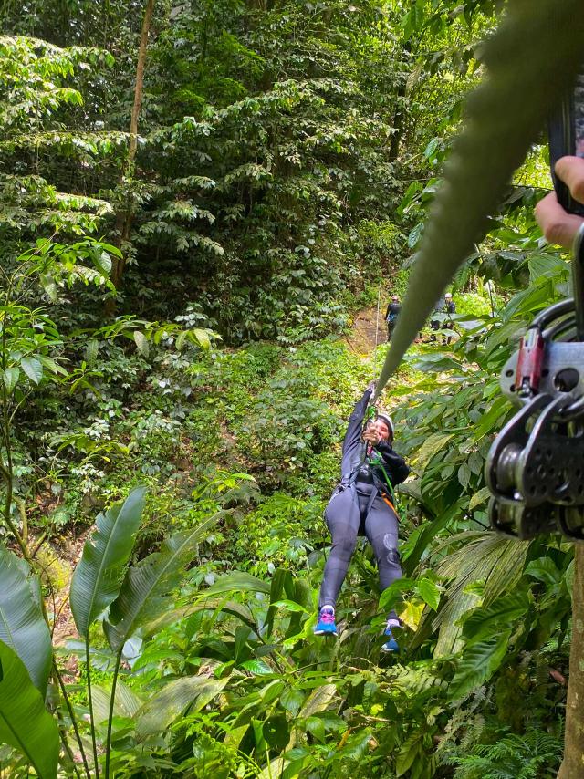 Tyrolienne Canyoning Rivière Mitan Bureau de la randonnée et du canyoning Morne-Vert Martinique