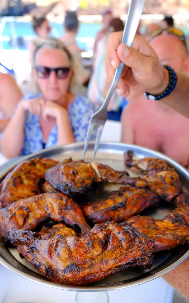 Poulet boucané Déjeuner Catamaran La Créole Cata Trois-îlets Martinique