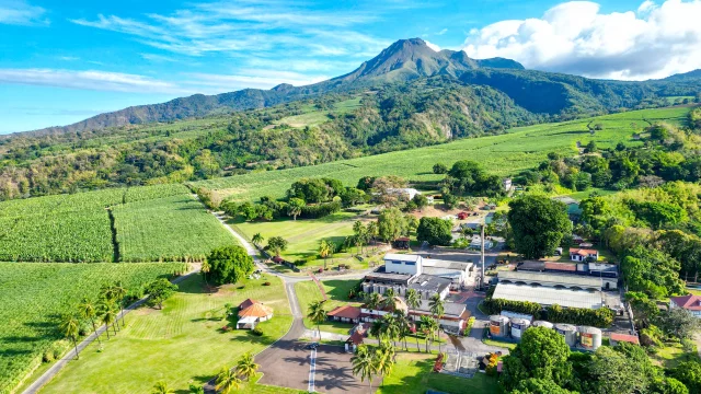 Montagne Pelée Restaurant Le Moulin à canne Distillerie Depaz Saint-Pierre Martinique