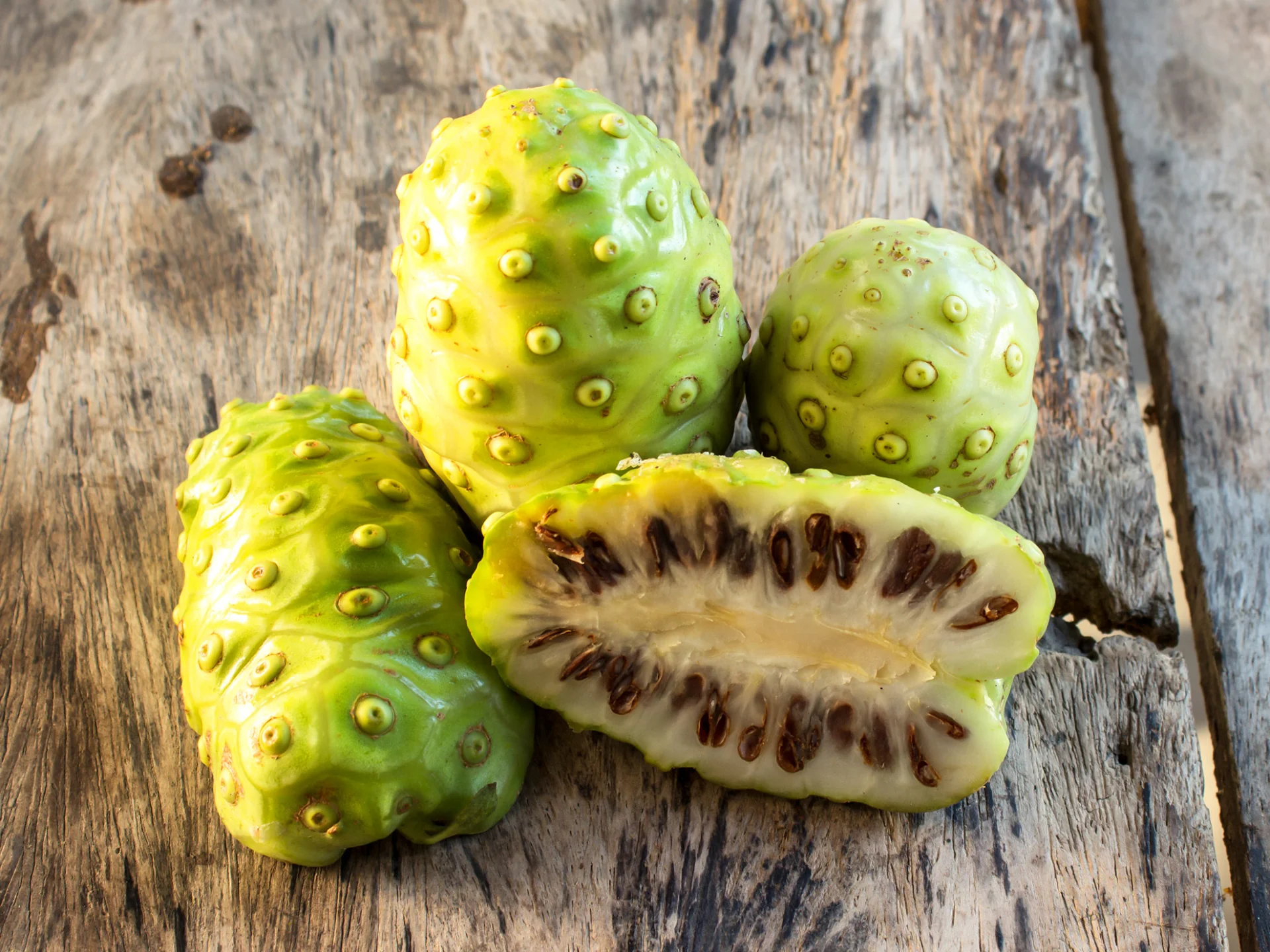 Noni Fruit Martinique