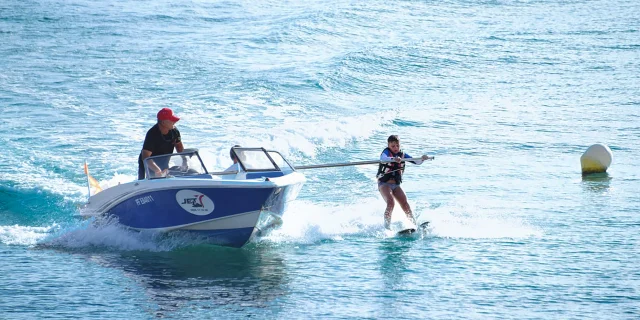 Bébé ski nautique Jet7 Sainte-Anne Martinique