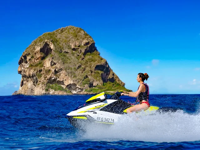 Randonnée jet ski au rocher du Diamant en Martinique